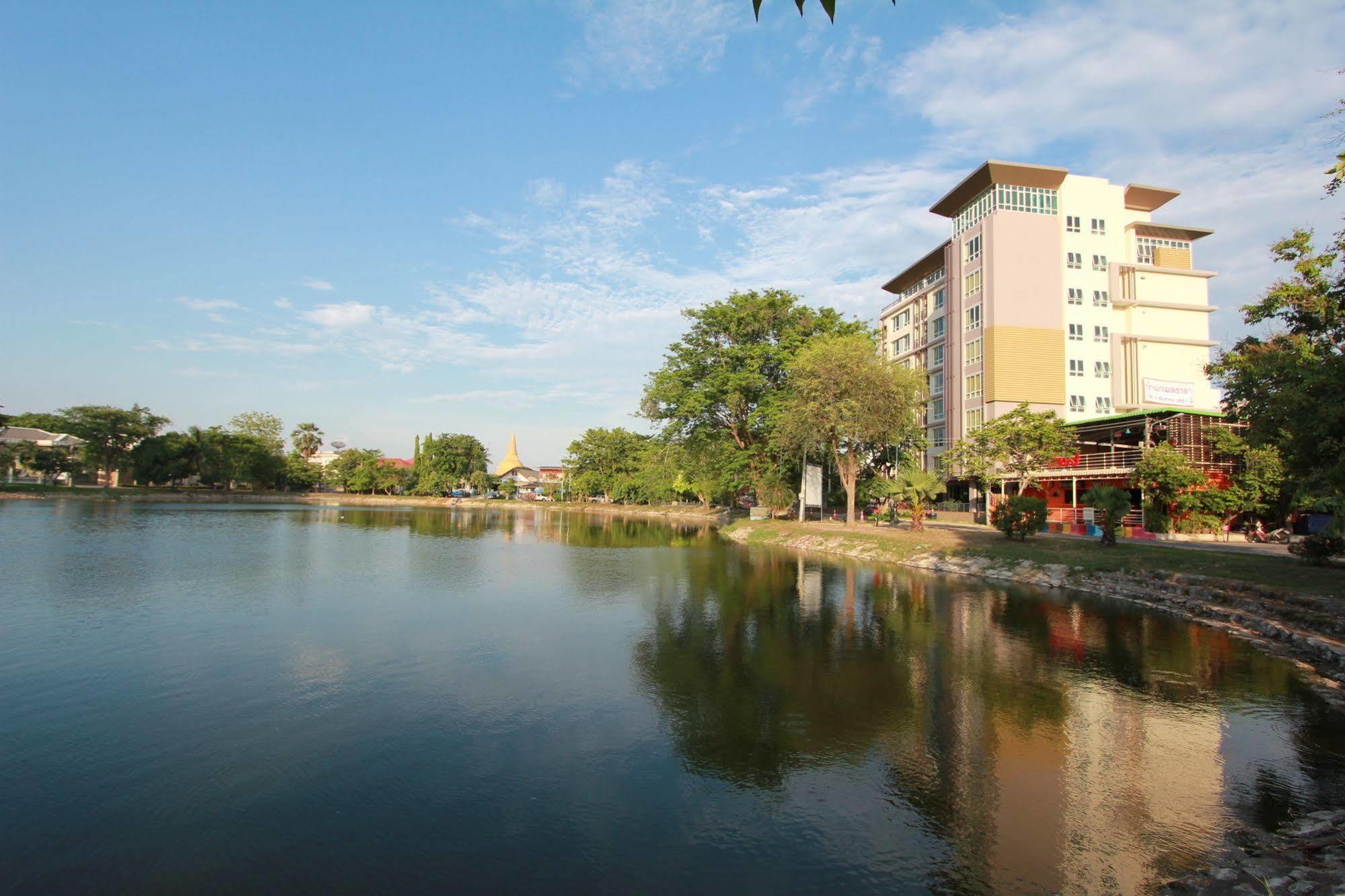 Hotel Kamonthara Nakhon Pathom Exterior foto